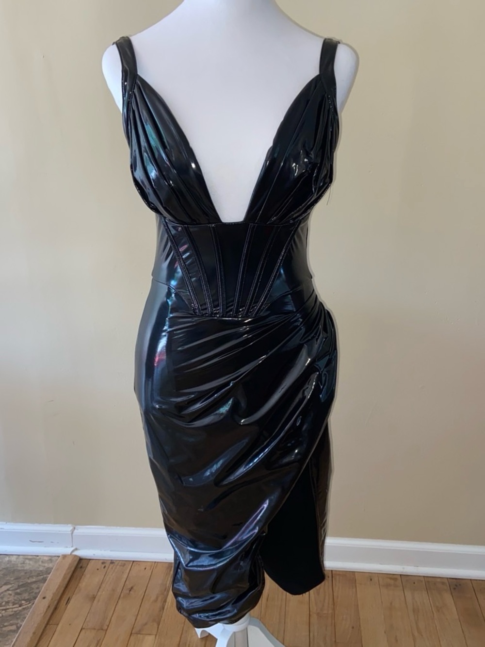 Fashion Nova Black High-Shine V-Neck Midi Dress